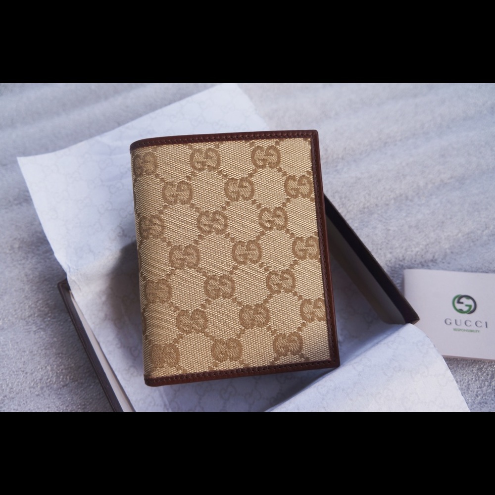 NWT Authentic Gucci Woven GG Tall Bifold Wallet